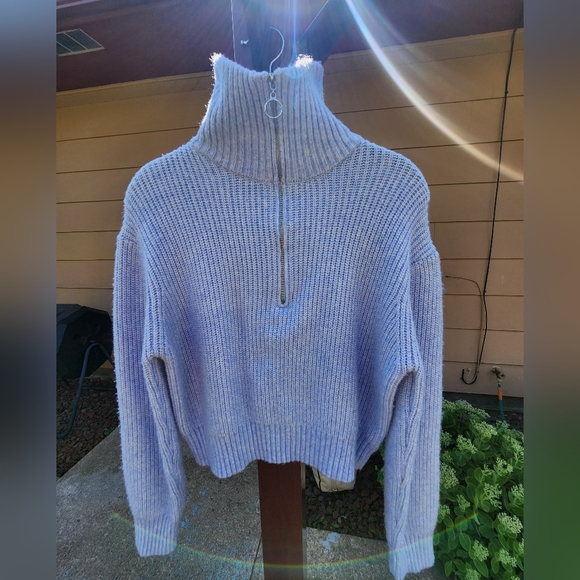 EUC Jessica Simpson Cropped Sweater Size Med - Picture 3 of 8